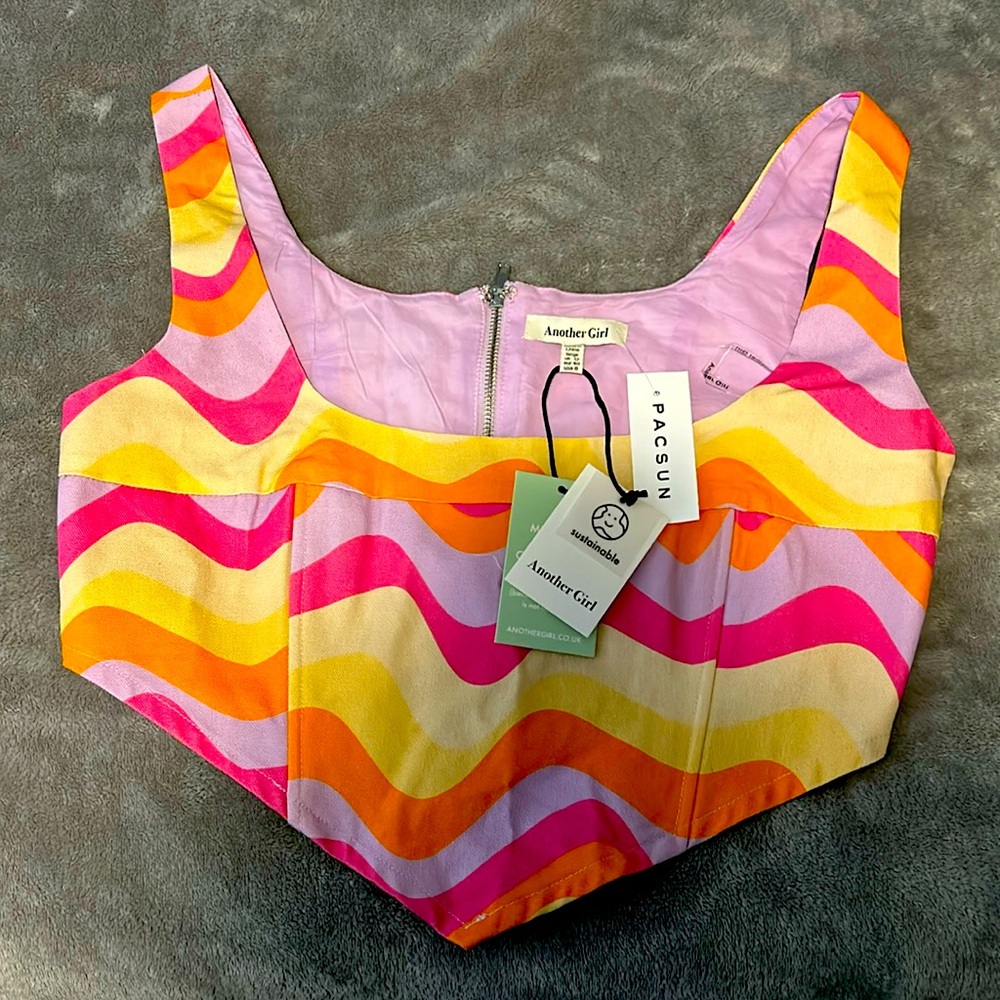 Cute zip-up crop top